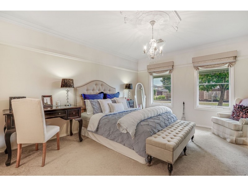 26 Kinkora Crescent, South Morang VIC 3752