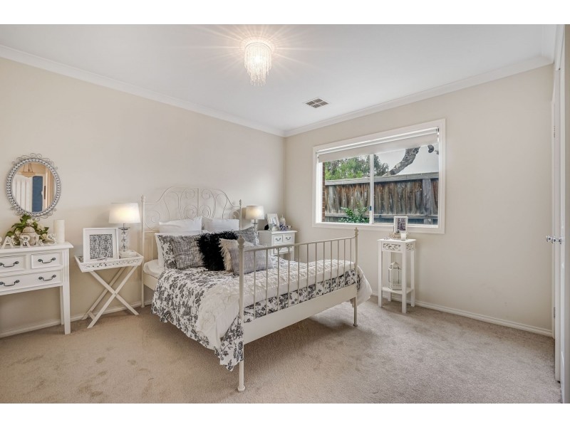 26 Kinkora Crescent, South Morang VIC 3752