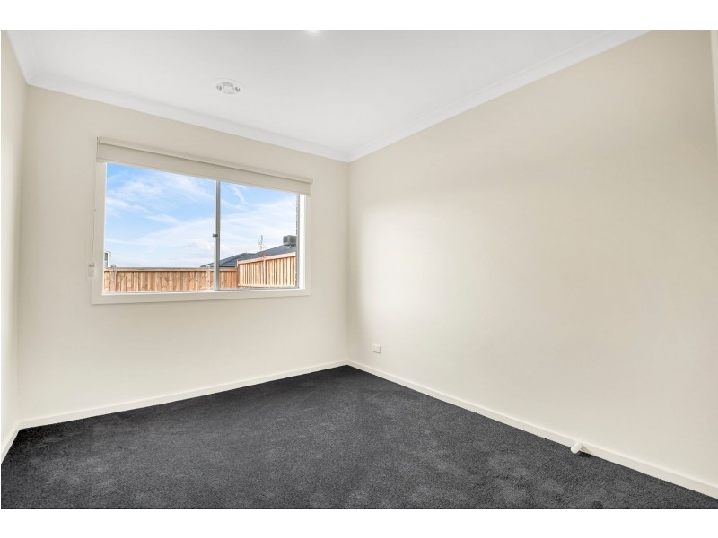 43 Fewster Circuit, Mickleham VIC 3064