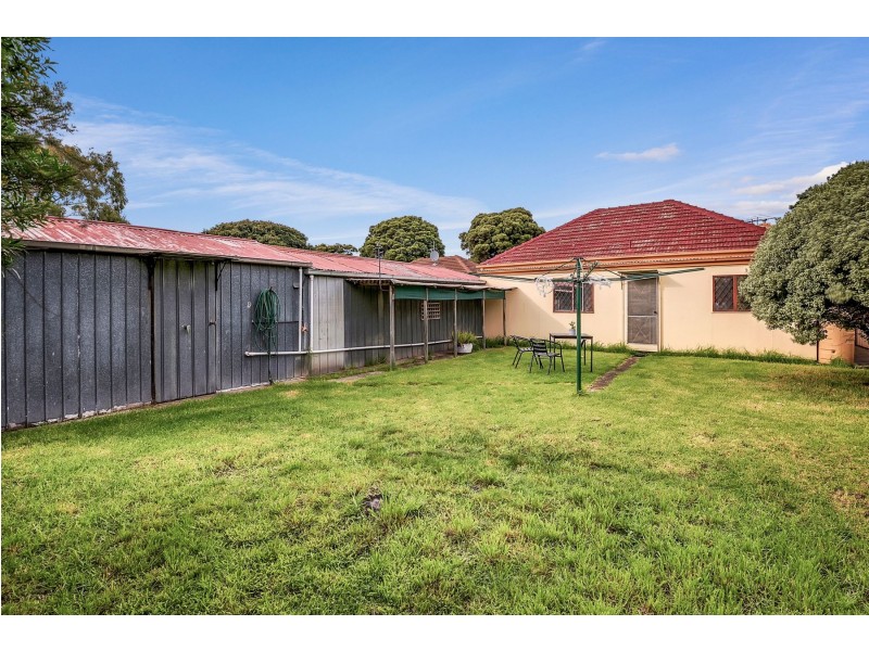 22 Lloyd Avenue, Reservoir VIC 3073