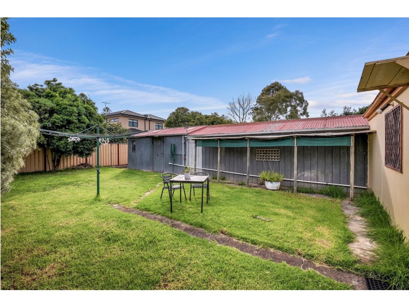 22 Lloyd Avenue, Reservoir VIC 3073