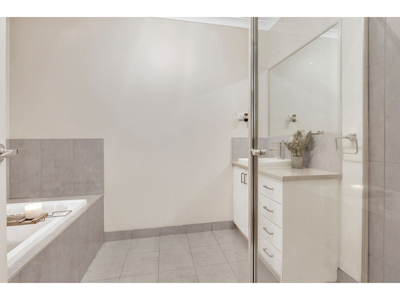 4 Gatehouse Walk, Epping VIC 3076