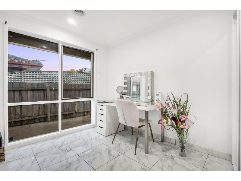 70 Prince of Wales Avenue, Mill Park VIC 3082