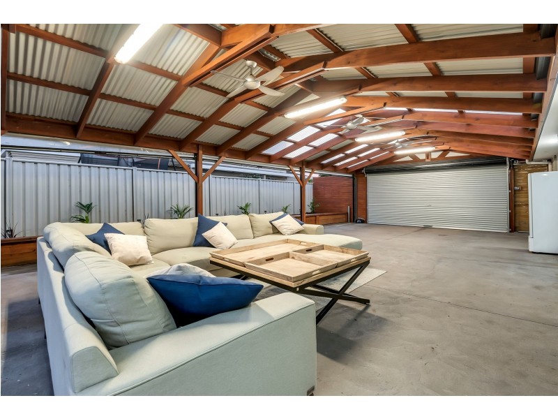 70 Prince of Wales Avenue, Mill Park VIC 3082