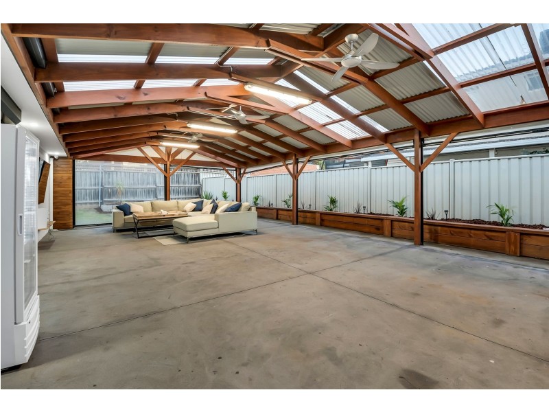 70 Prince of Wales Avenue, Mill Park VIC 3082