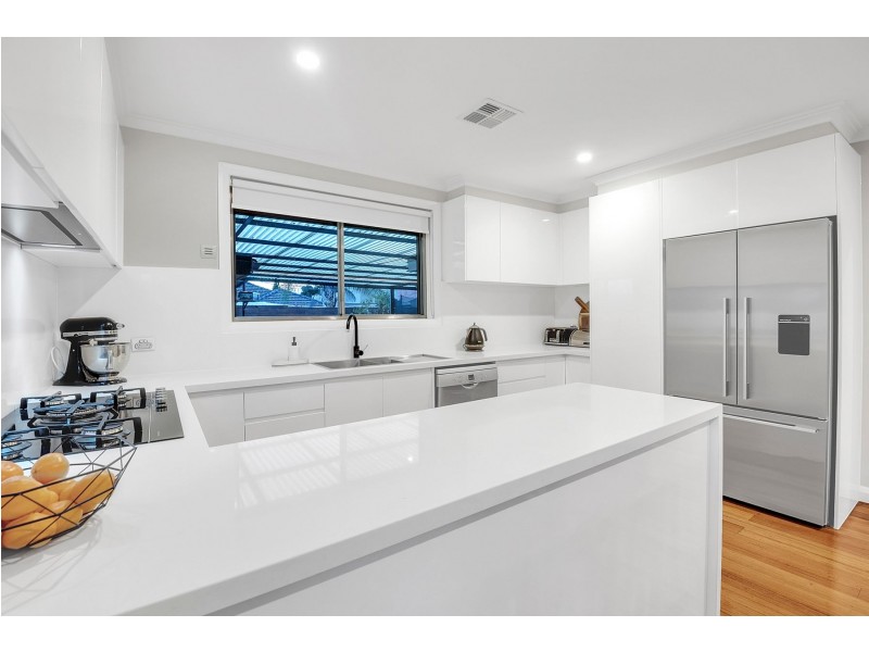 13 Currawong Avenue, Lalor VIC 3075