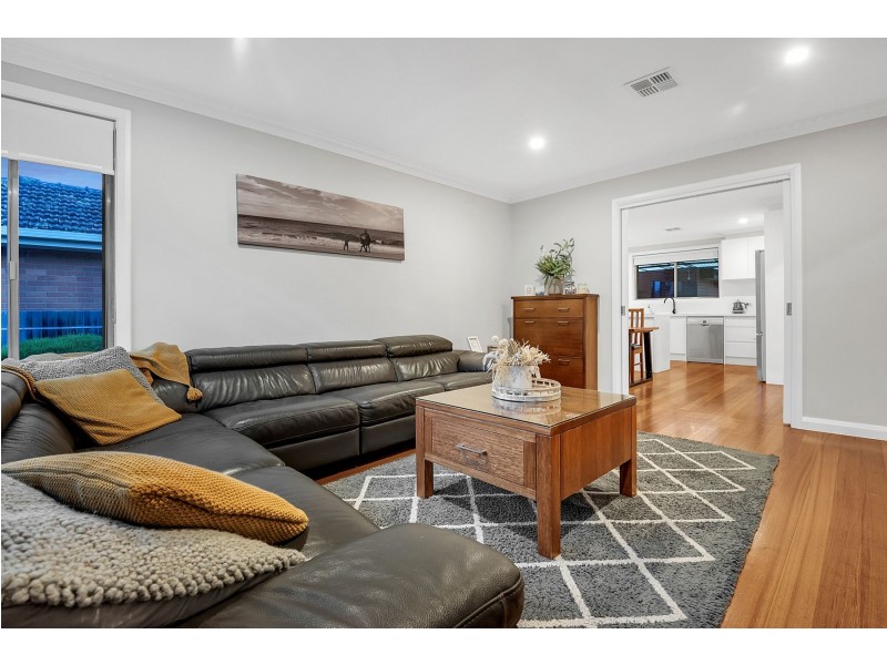 13 Currawong Avenue, Lalor VIC 3075