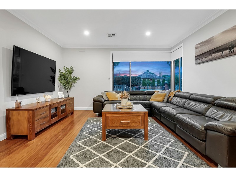 13 Currawong Avenue, Lalor VIC 3075