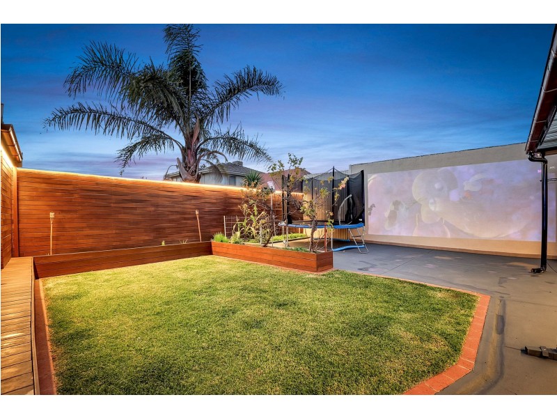 13 Currawong Avenue, Lalor VIC 3075