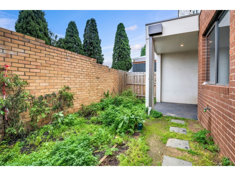 2/94 The Boulevard, Thomastown VIC 3074