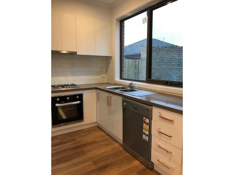 2/94 The Boulevard, Thomastown VIC 3074