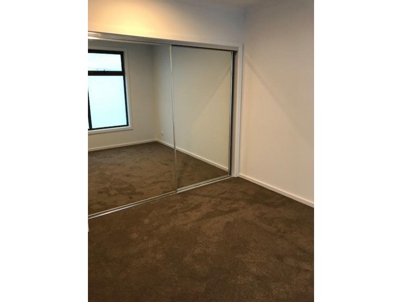 2/94 The Boulevard, Thomastown VIC 3074