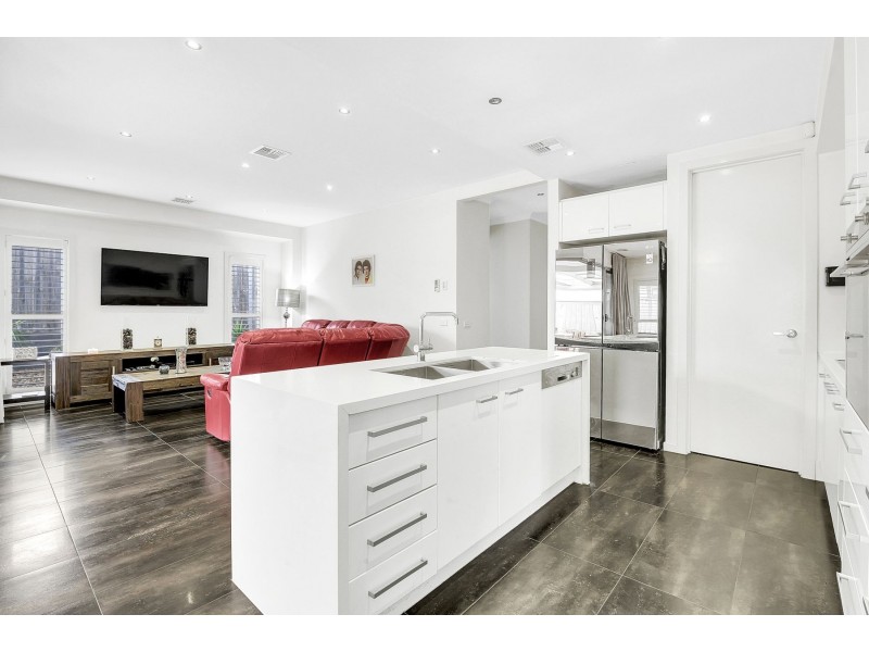 12 Knightsbridge Drive, Epping VIC 3076