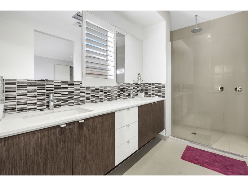 12 Knightsbridge Drive, Epping VIC 3076