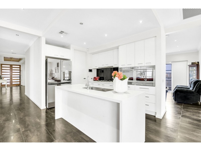 12 Knightsbridge Drive, Epping VIC 3076