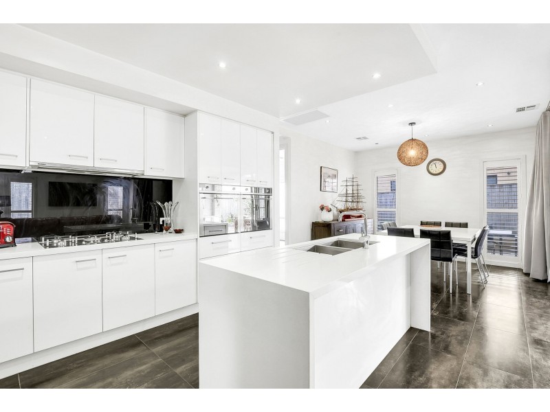 12 Knightsbridge Drive, Epping VIC 3076