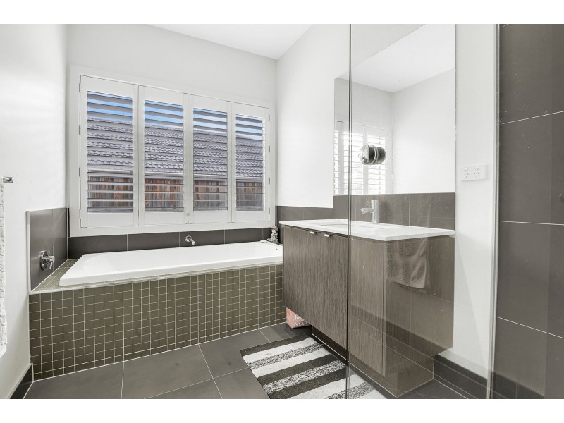 12 Knightsbridge Drive, Epping VIC 3076