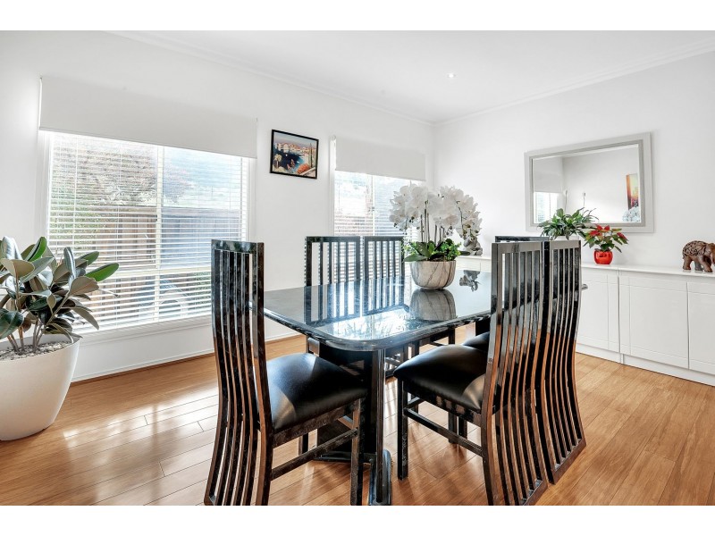 19 Lyons Rise, South Morang VIC 3752