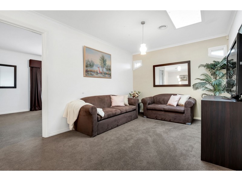 19 Lyons Rise, South Morang VIC 3752