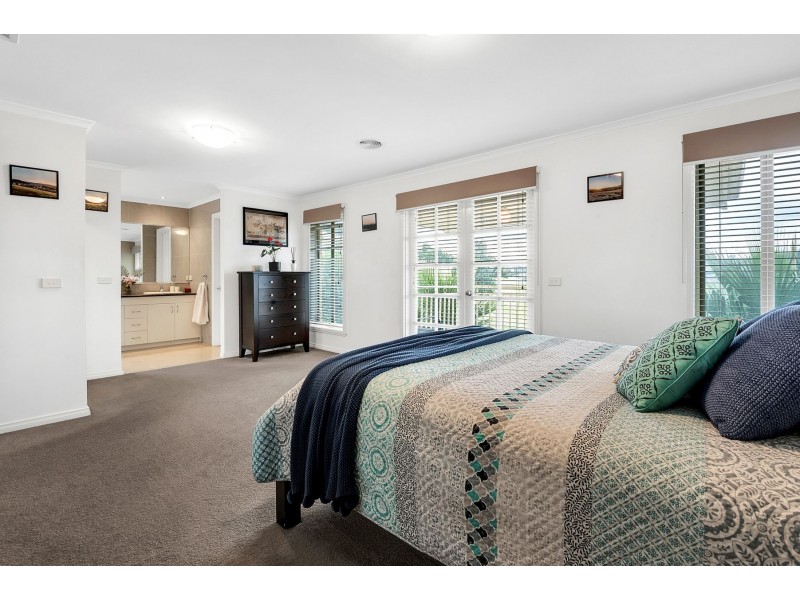 19 Lyons Rise, South Morang VIC 3752