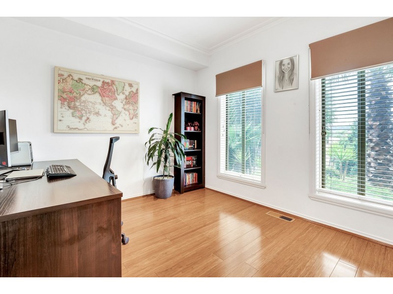 19 Lyons Rise, South Morang VIC 3752