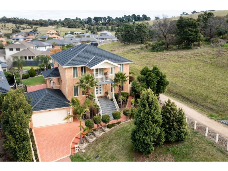 19 Lyons Rise, South Morang VIC 3752