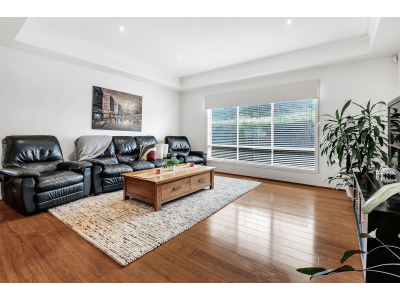 19 Lyons Rise, South Morang VIC 3752