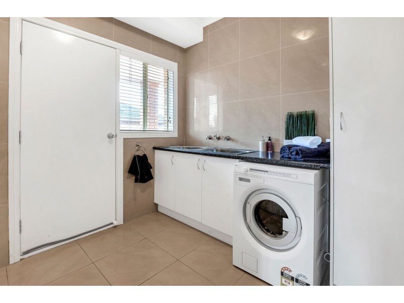 19 Lyons Rise, South Morang VIC 3752