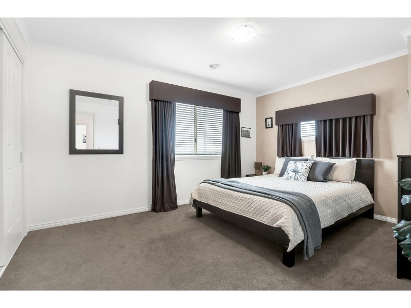 19 Lyons Rise, South Morang VIC 3752