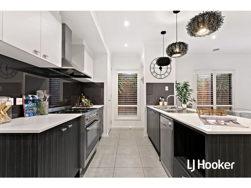 8 Cauduro Way, Epping VIC 3076