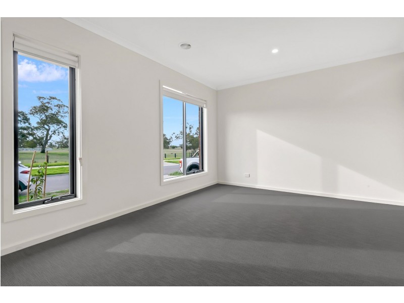 13 Piccadilly Drive, Wollert VIC 3750