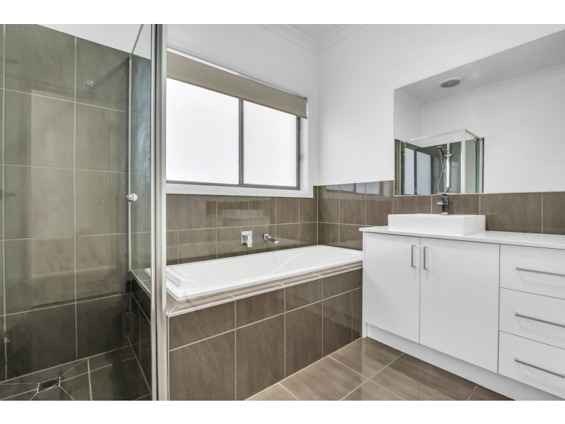 34 Yellow Brick Road, Doreen VIC 3754