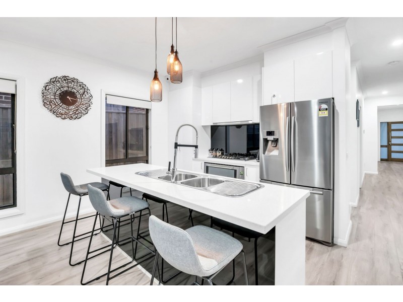 34 Yellow Brick Road, Doreen VIC 3754