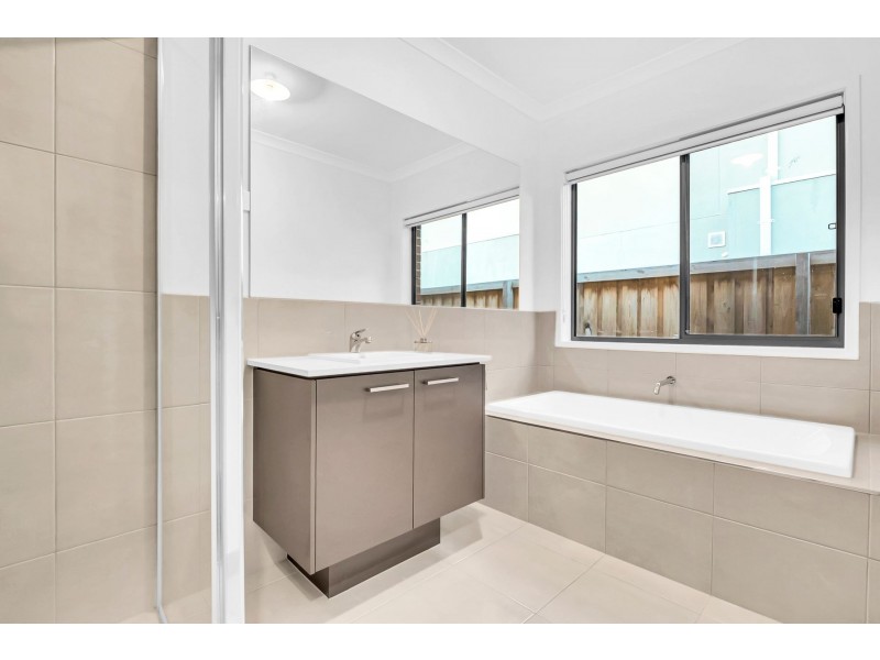 17 Osmond Crescent, Wollert VIC 3750