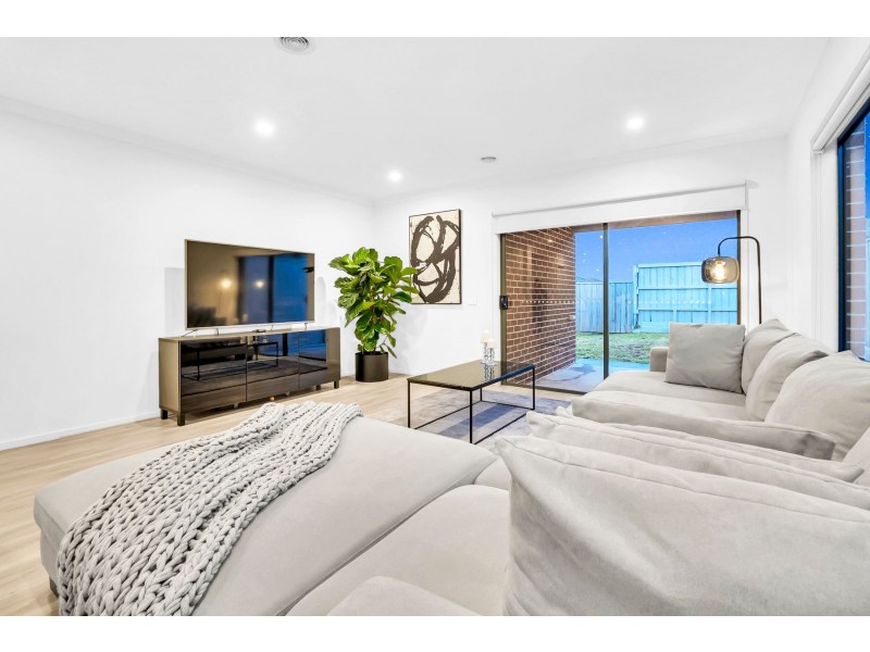 17 Osmond Crescent, Wollert VIC 3750