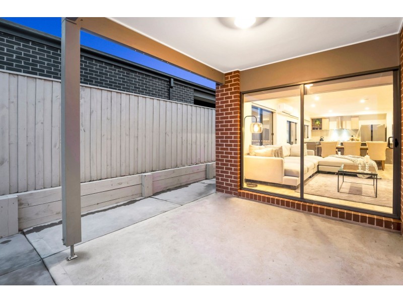 17 Osmond Crescent, Wollert VIC 3750