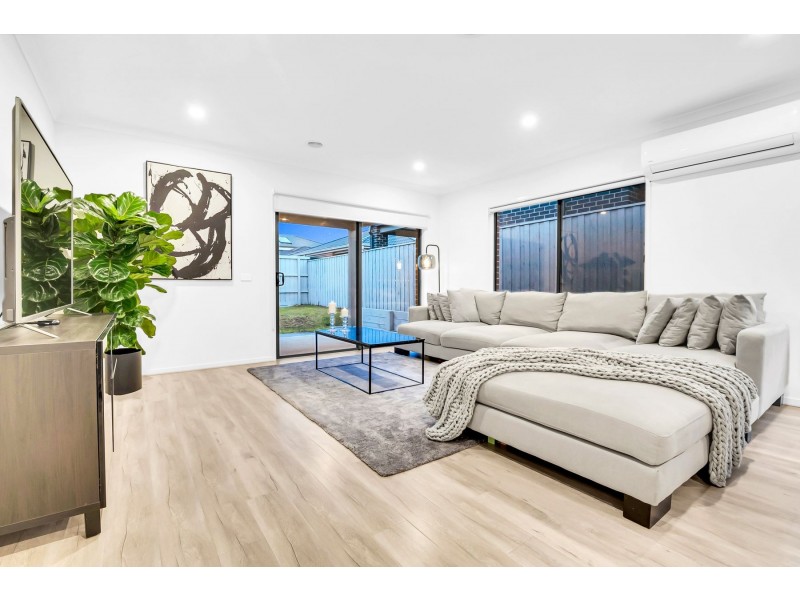 17 Osmond Crescent, Wollert VIC 3750