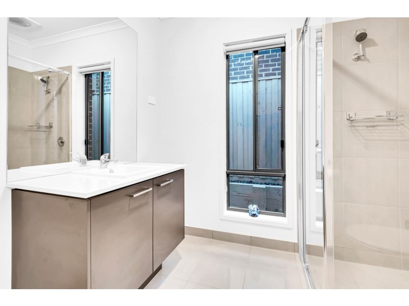 17 Osmond Crescent, Wollert VIC 3750