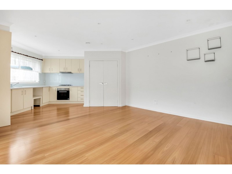 2/13 Balcombe Court, Thomastown VIC 3074