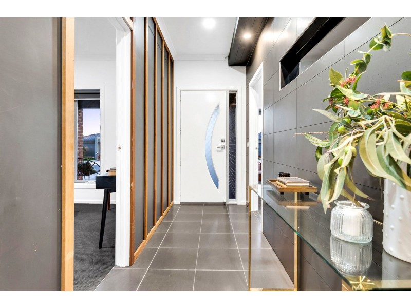 22 Draper Crescent, Epping VIC 3076