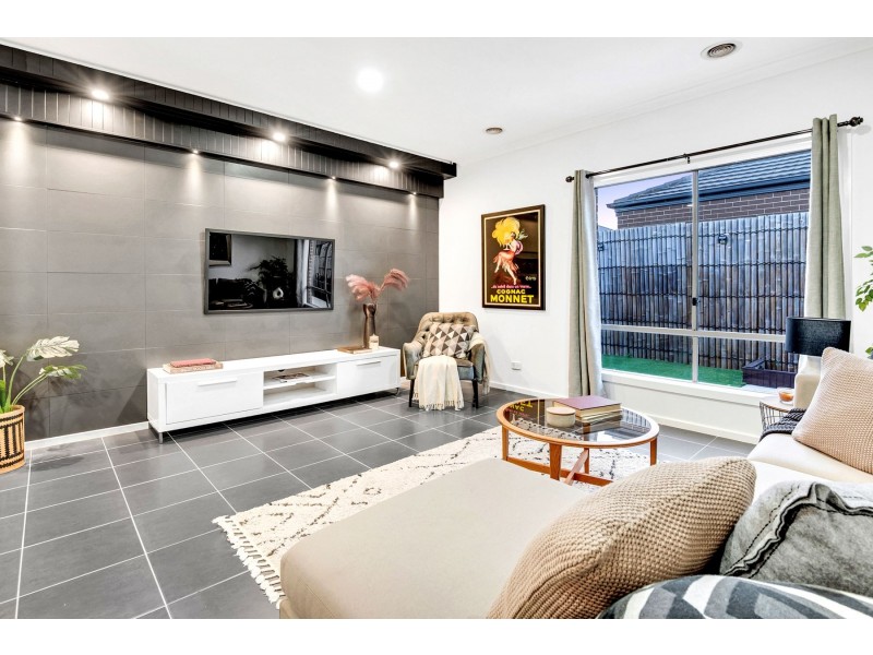 22 Draper Crescent, Epping VIC 3076