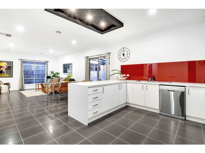 22 Draper Crescent, Epping VIC 3076