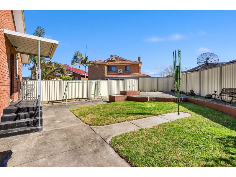 8 Teneriffe Close, Epping VIC 3076