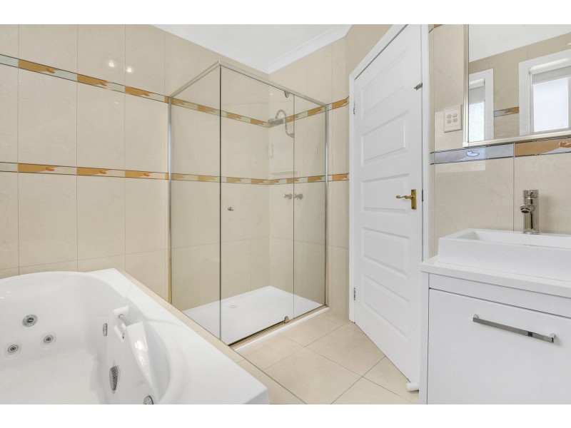 8 Teneriffe Close, Epping VIC 3076