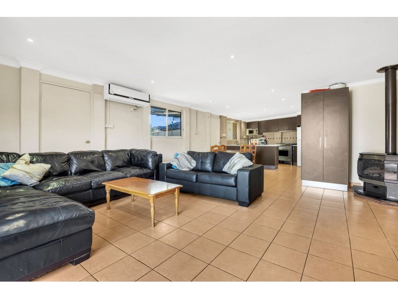 8 Teneriffe Close, Epping VIC 3076