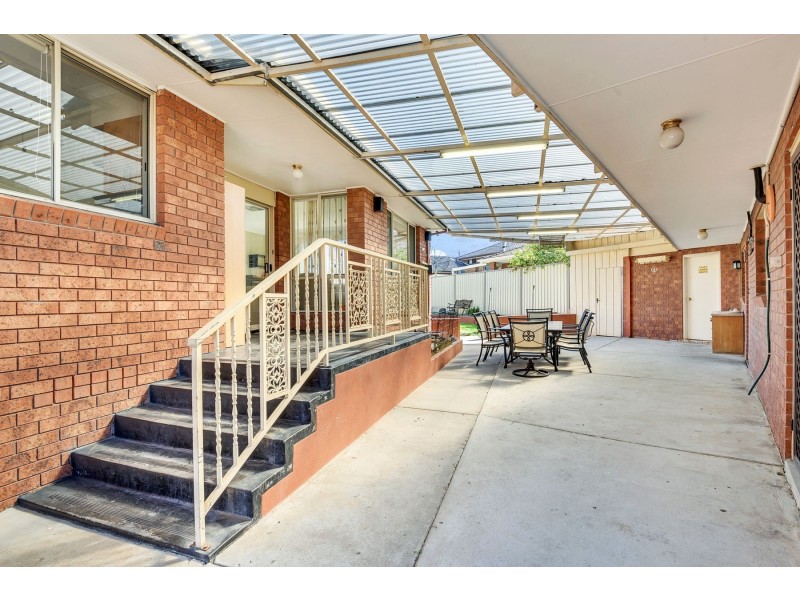 8 Teneriffe Close, Epping VIC 3076