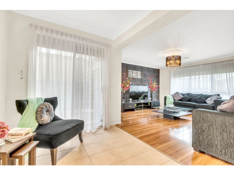 5 Hemsworth Court, Roxburgh Park VIC 3064