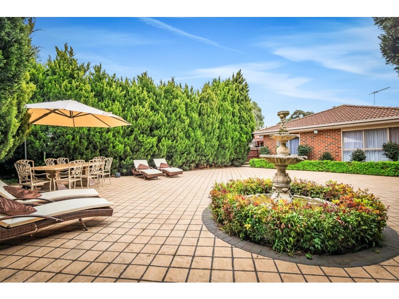 5 Hemsworth Court, Roxburgh Park VIC 3064