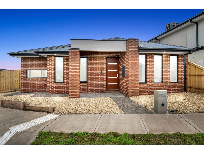 30 Clapham Avenue, Wollert VIC 3750