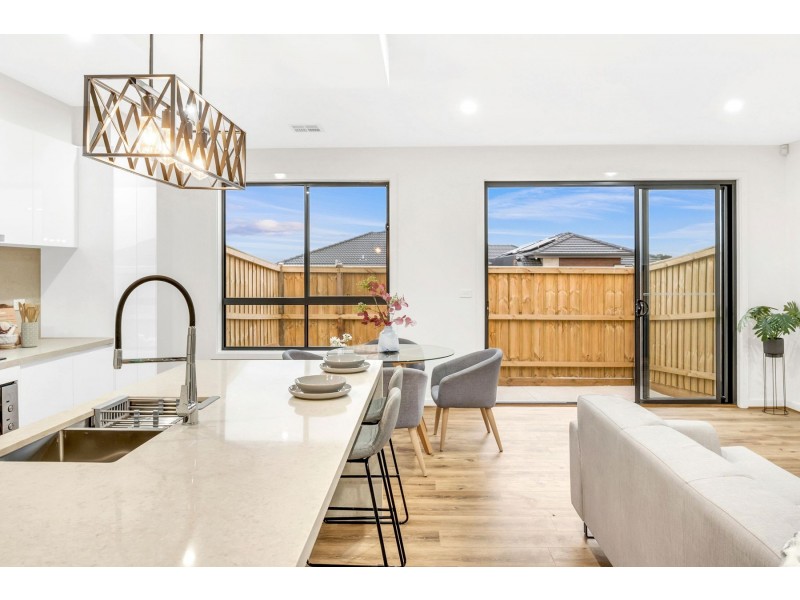 30 Clapham Avenue, Wollert VIC 3750